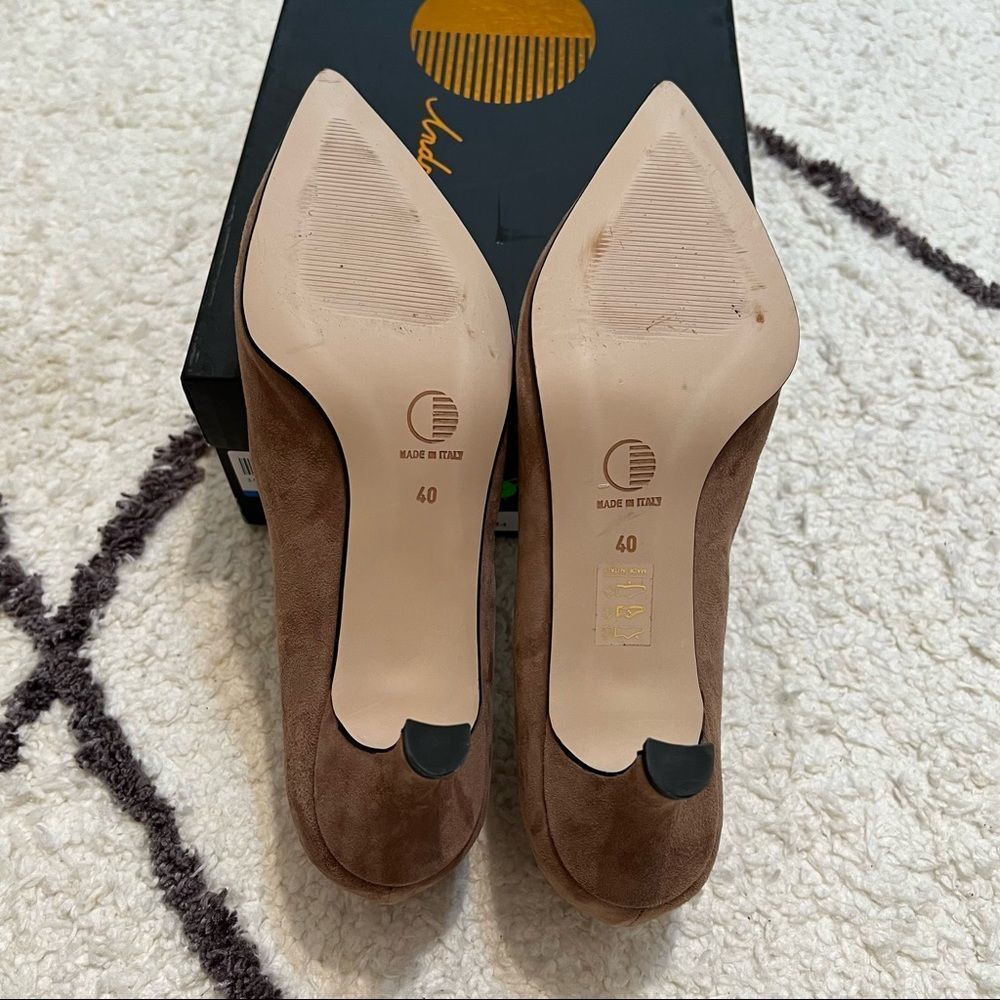 Andrea Pinto’s Moxie Mocha Suede kitten Heels 👠 - Picture 4 of 10